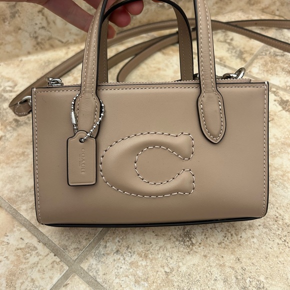 Coach mini Nina ct804 Tan Leather Handbag crossbody nwot - Picture 2 of 9